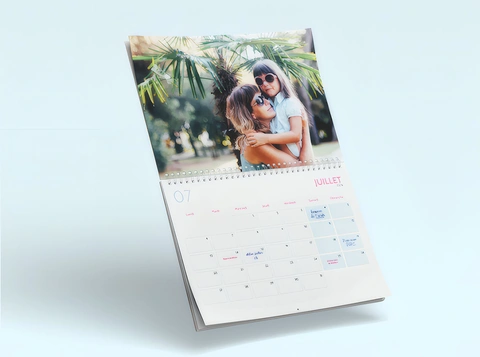Grande calendario fotografico: A4 quando è chiuso, A3 quando è aperto!